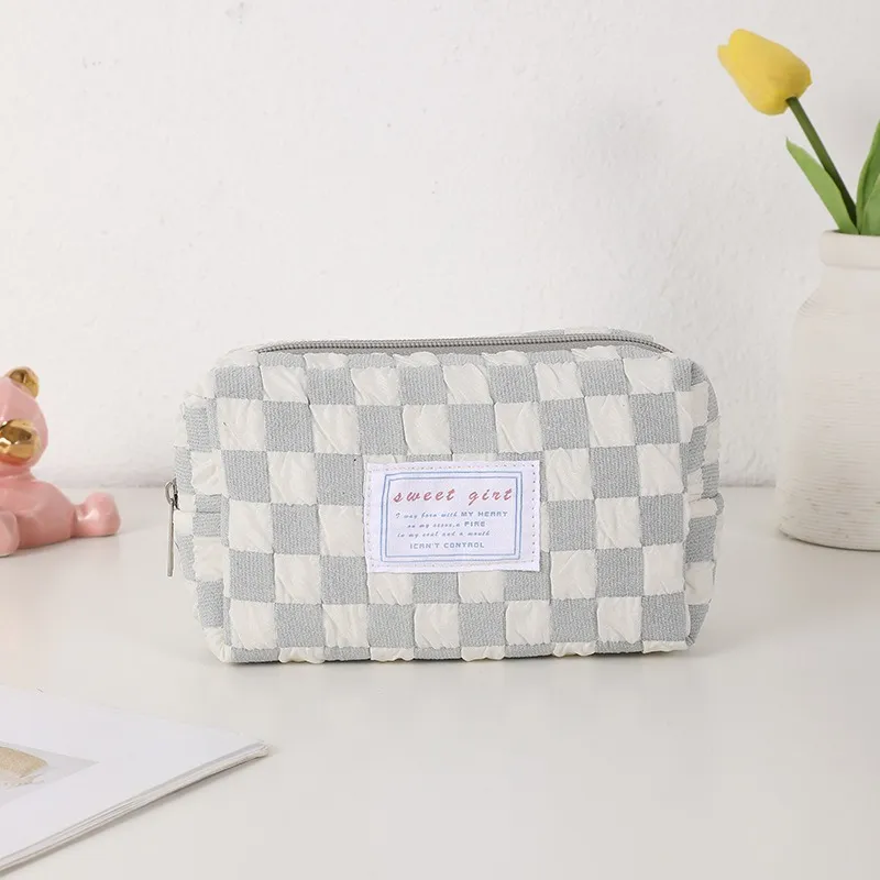 QEEDNS Checkerboard Good Looking Makeup Bags Portable On The Go-7