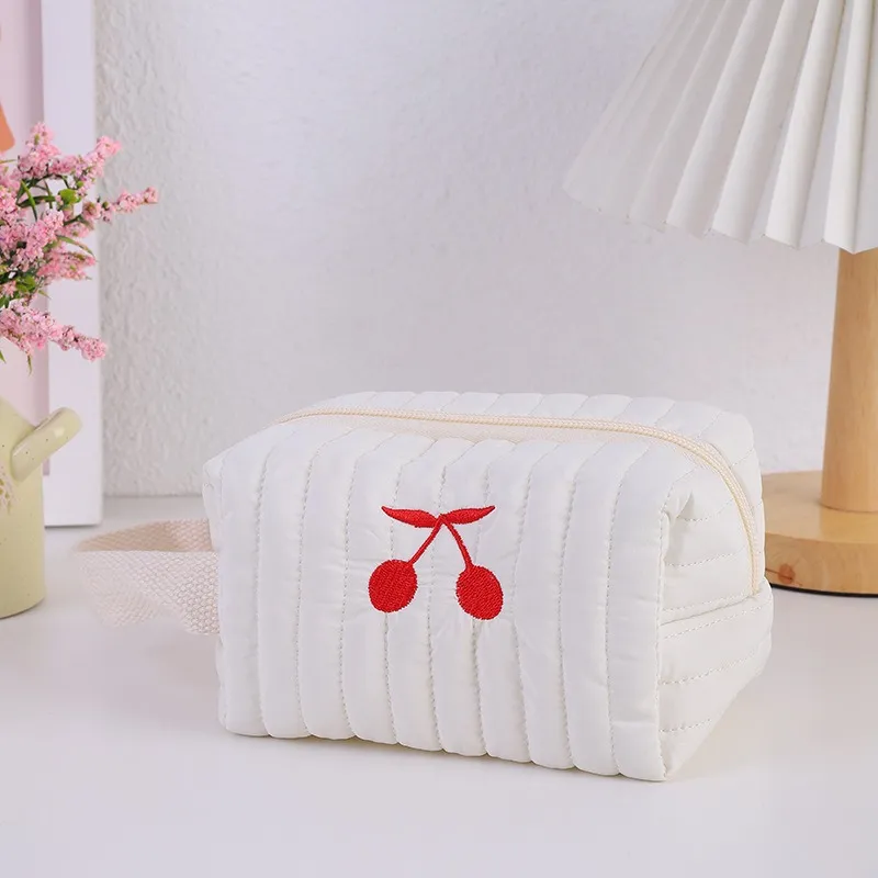 QEEDNS Cute Cherry Large Capacity Portable Makeup Bags-3