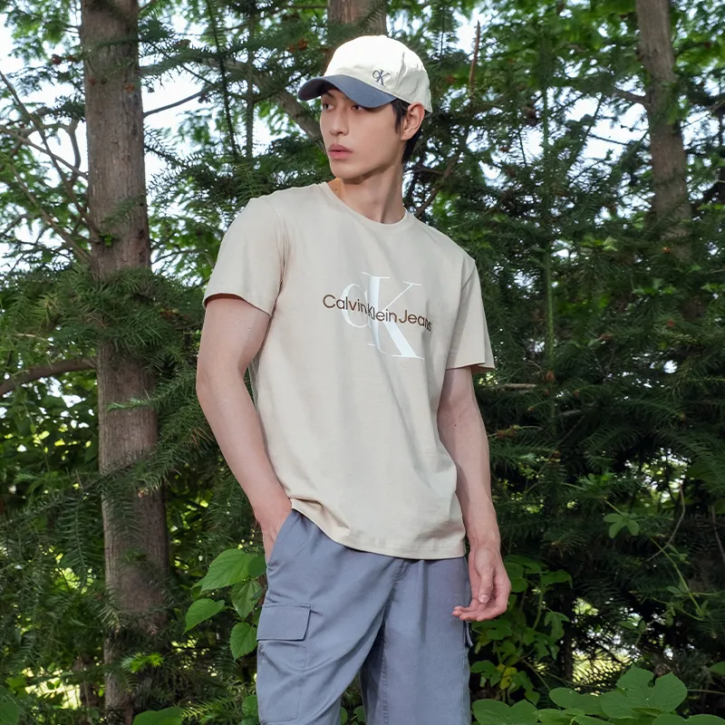 CALVIN KLEIN T Shirt Unisex Light Khaki-2
