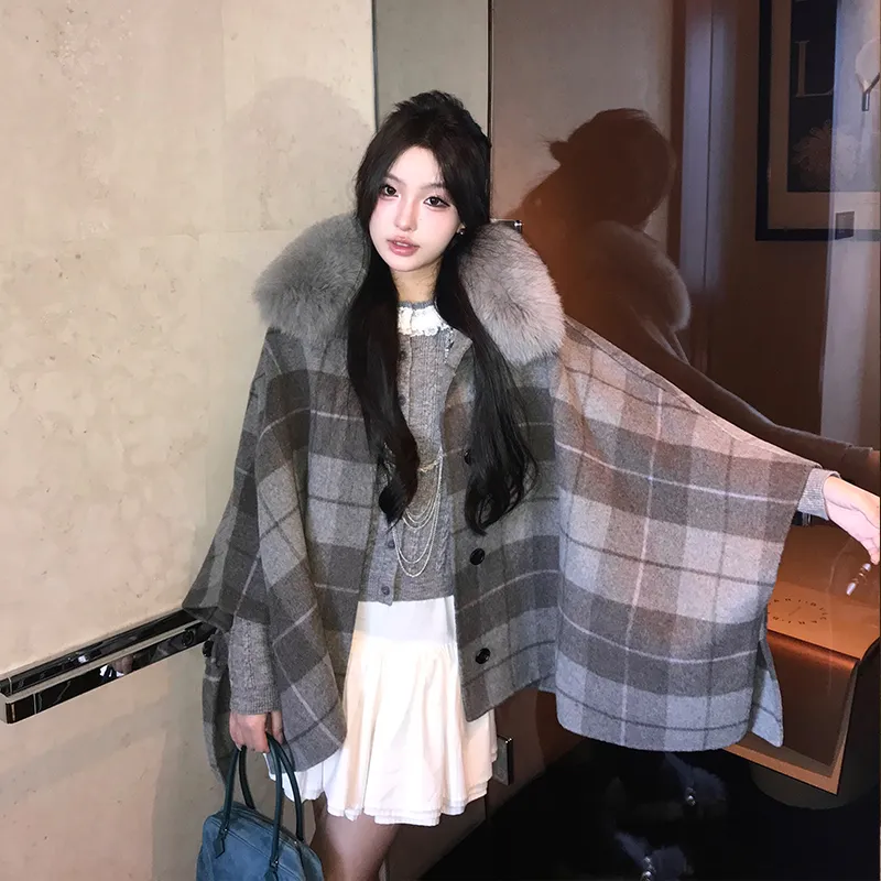 Ouyang Cloaks Women's Gray Plaid-3