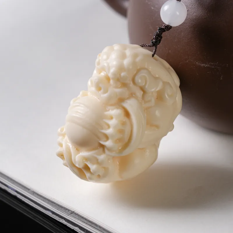 Xianyou Ivory Nut Handlebar Piece Unisex-1