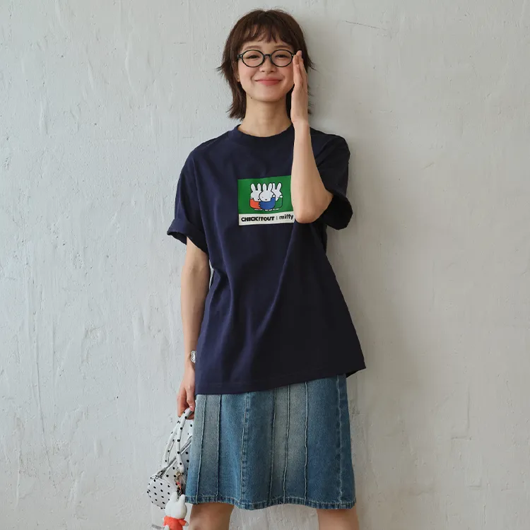 Checkitout T Shirts Unisex-2