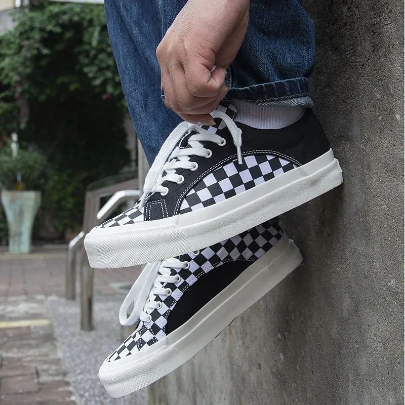 WANSWER Low Top Skateboard Shoes Unisex Black White Plaid-5