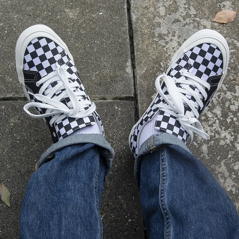 WANSWER Low Top Skateboard Shoes Unisex Black White Plaid-9