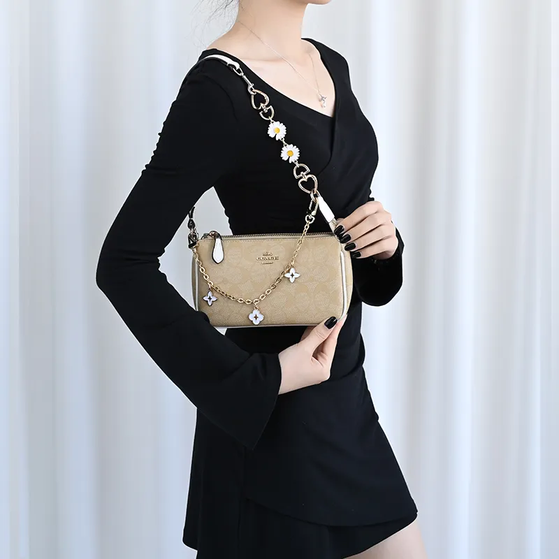GUYI Alloy Bag Accessory Women's Gold Tone-13