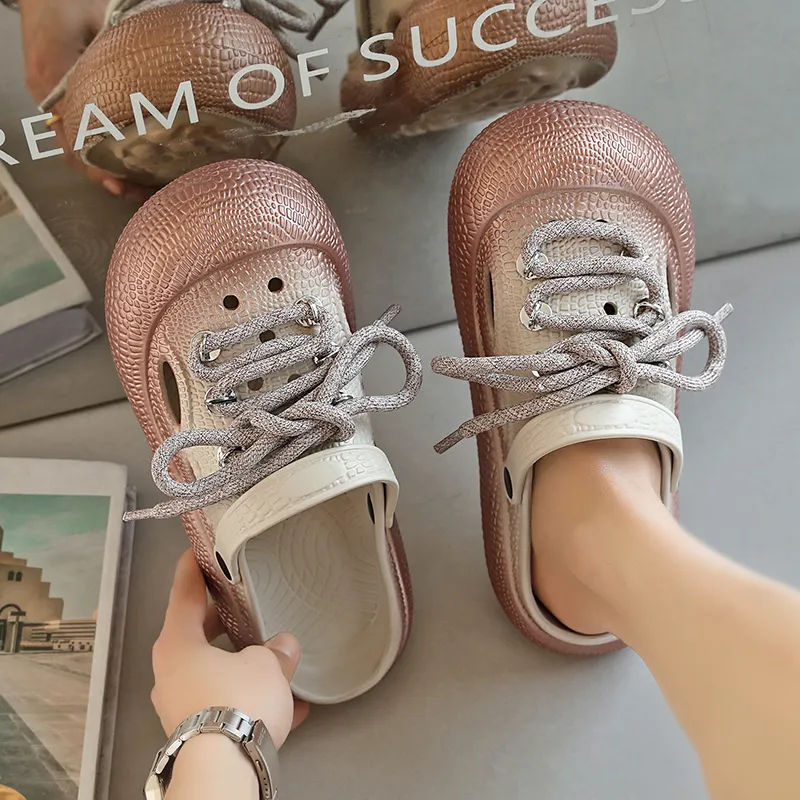 Darcy Sen Wealth Scale Clogs Unisex-5