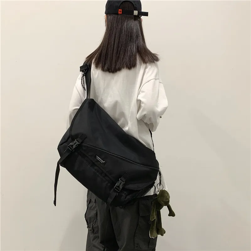 Alcohol dragon Shoulder Bags Black With Green Frog Charm-5