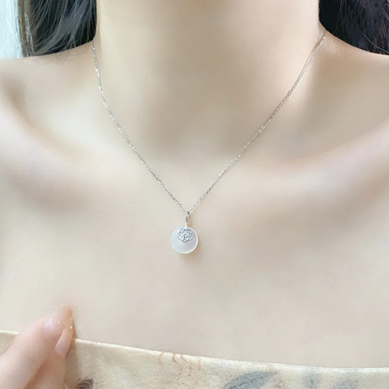 Emerald Chalcedony Necklaces Women's-7
