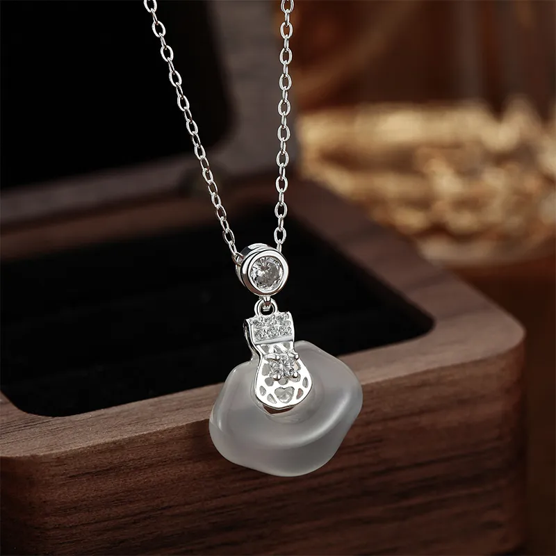 Emerald Chalcedony Necklaces Women's-1
