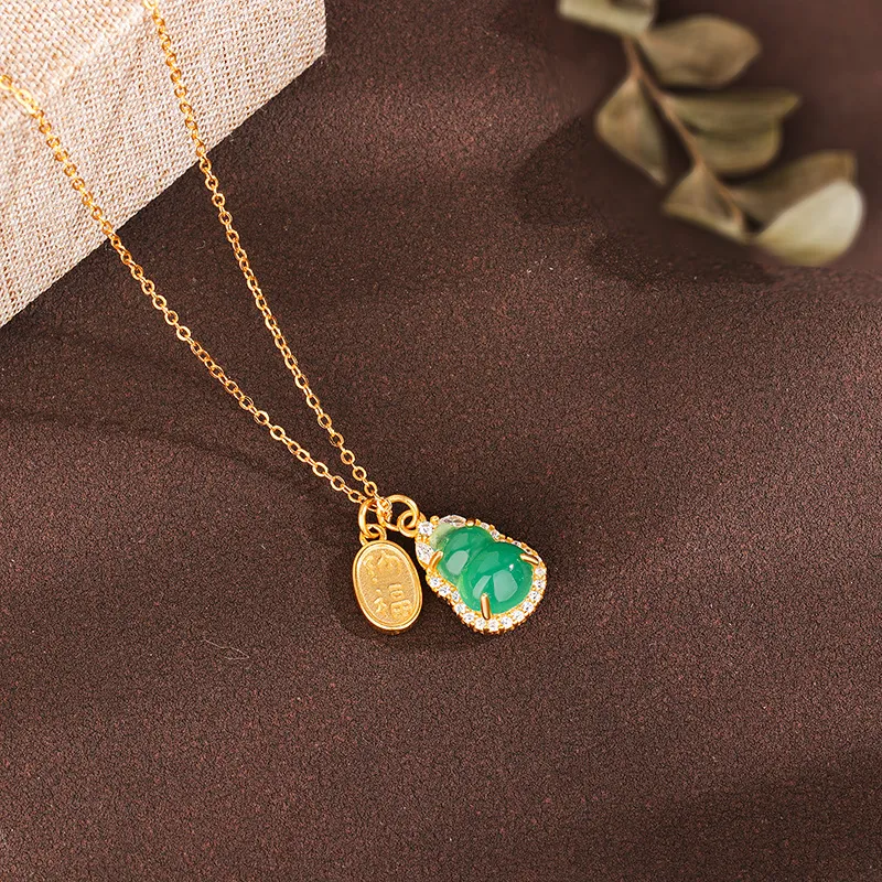 Emerald Chalcedony Necklaces Women's-2