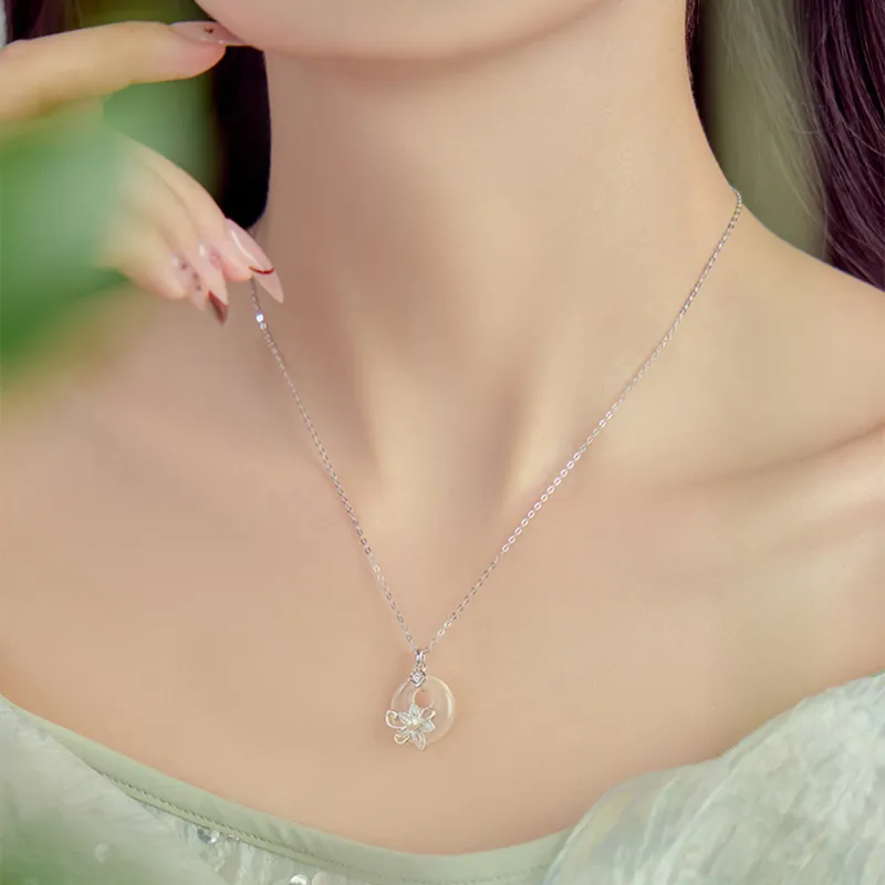 Emerald Chalcedony Jade Necklaces Women's-1
