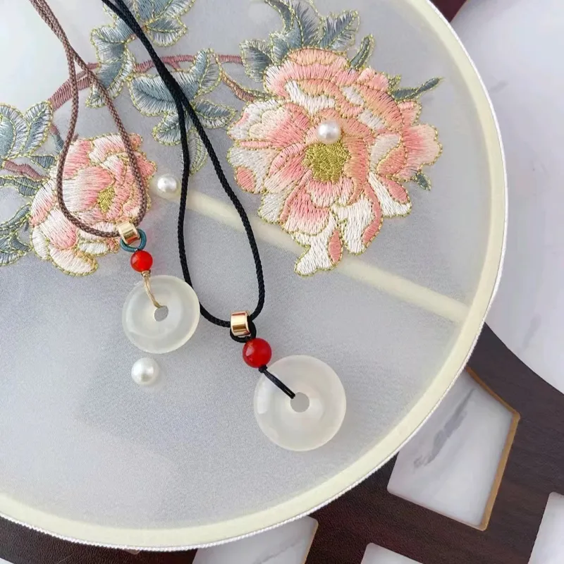 Emerald Chalcedony Necklaces Unisex-5