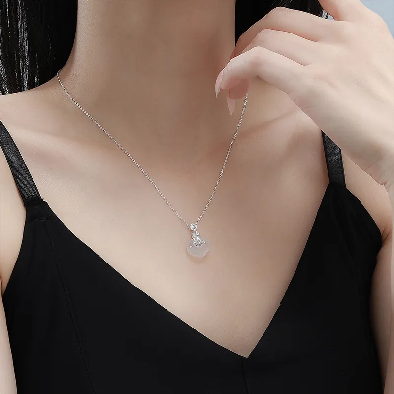 Emerald Chalcedony Necklaces Women's-5