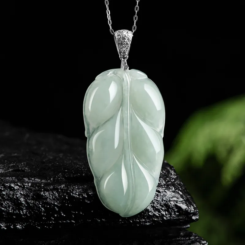 Emerald Glutinous Jade Jadeite Necklaces Unisex-3