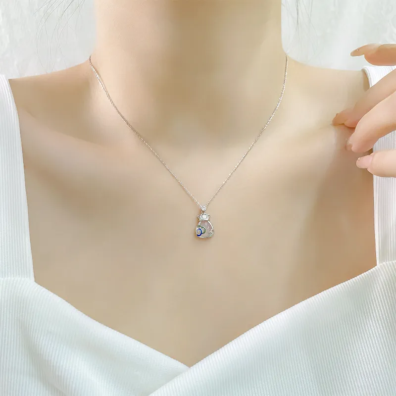 Emerald Chalcedony Necklaces Women's-7