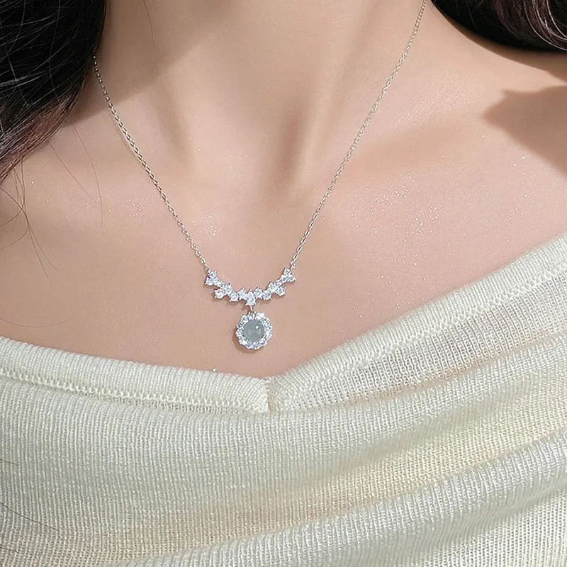 Emerald Glutinous Jade Necklaces Women's-4