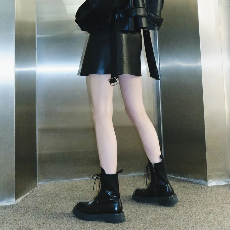 MOCO Leather Short Skirts Women's Black-3