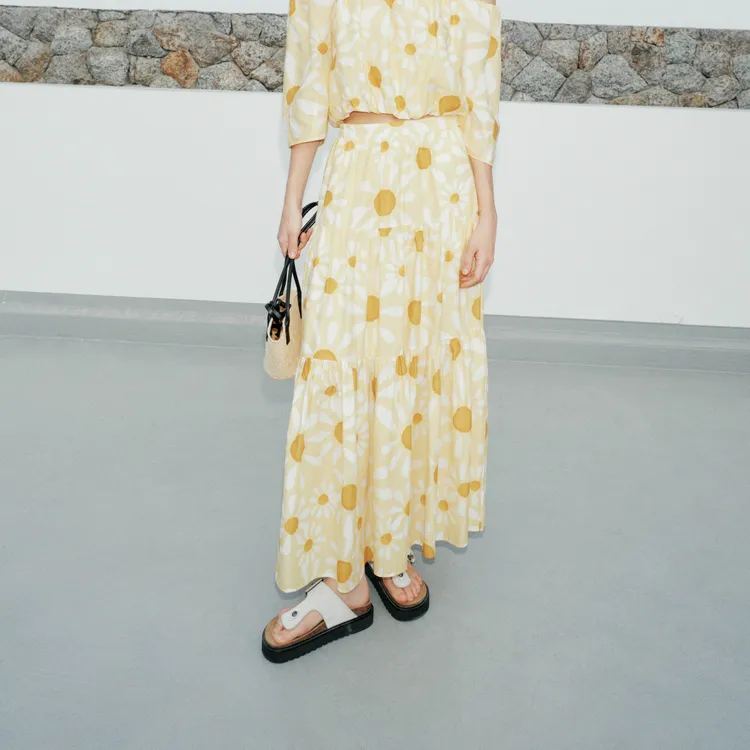 MOCO Casual Long Skirts Women's Yellow Base With Mixed Print-2