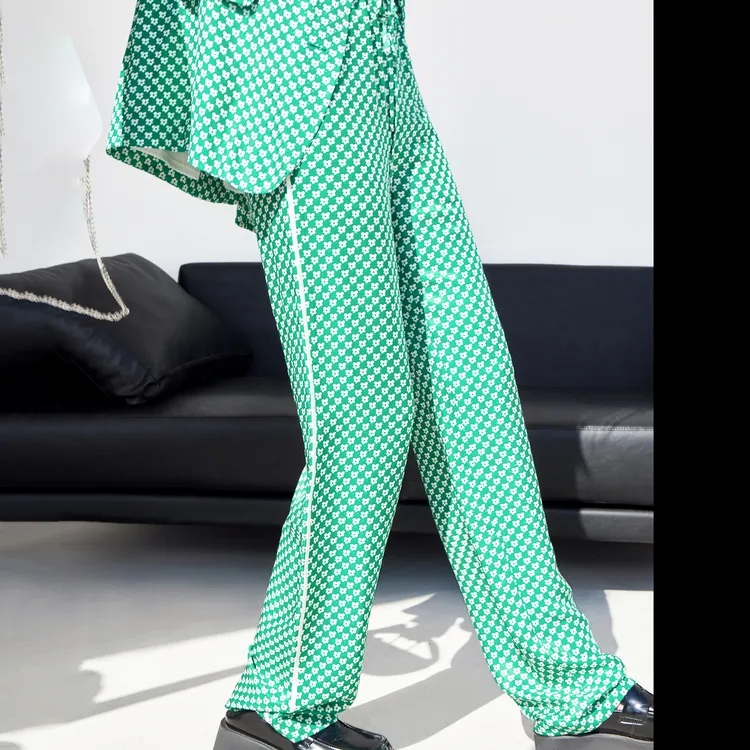 MO&CO Casual Pants Women's Green With Floral-4