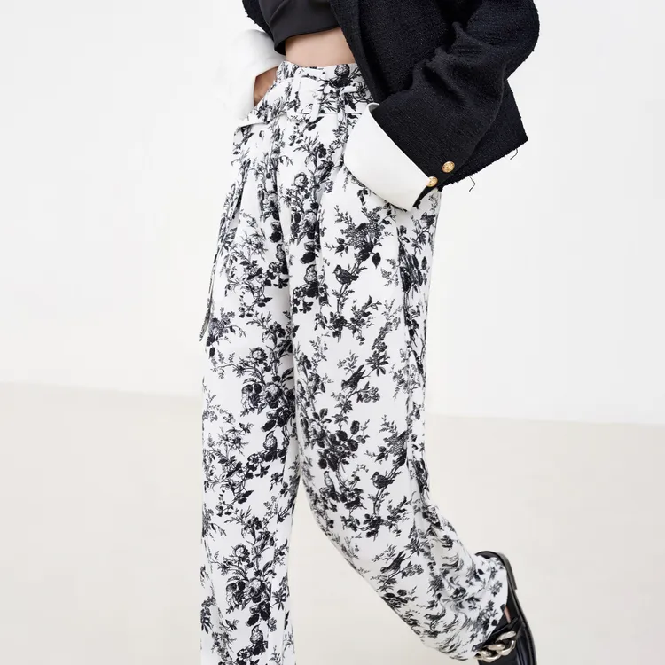 MO&CO Casual Pants Women's White With Black Floral-5