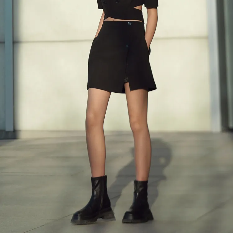 MO&CO Cargo Short Skirts Women's Black-2
