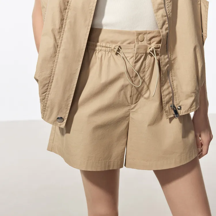 MOCO Casual Shorts Women's Khaki Green-4