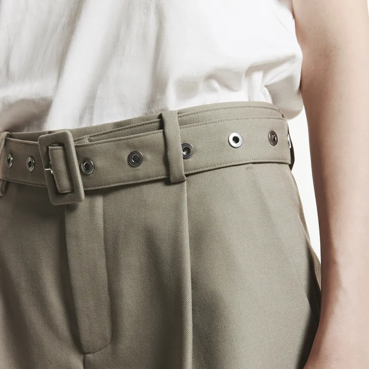 MOCO Casual Shorts Women's _Lineno Linen Green-5