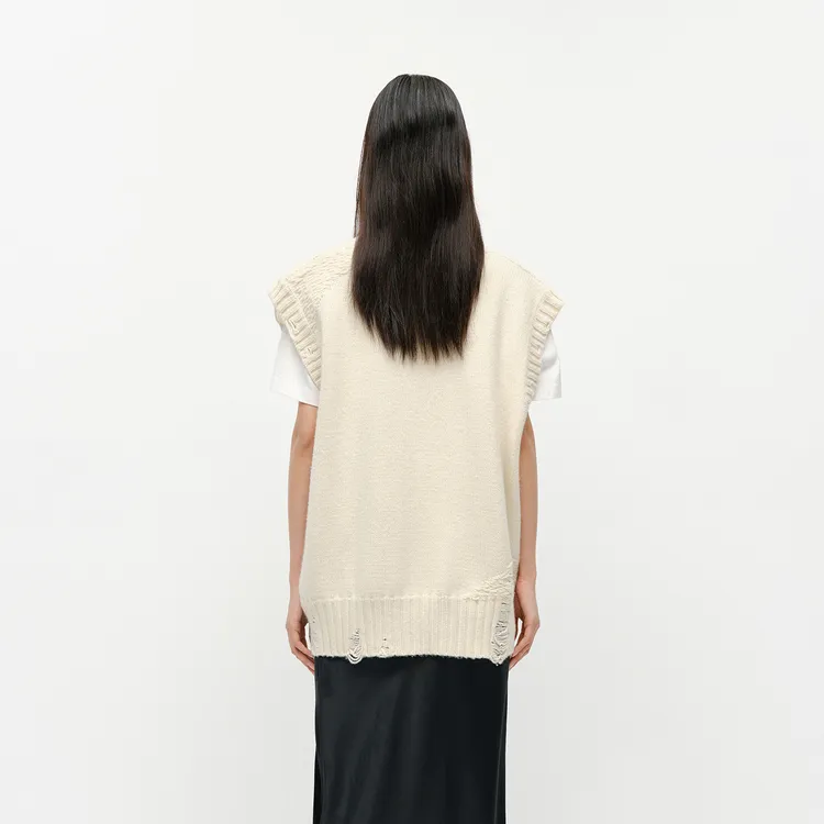 MOCO x KUROMI Sweater Women's Ecru-2