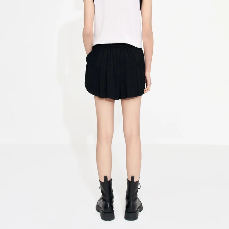 MOCO Casual Shorts Women's Black-4