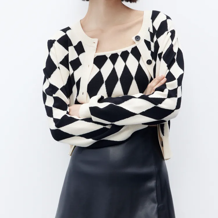 MO&CO Knitwear Women's Black White Plaid-2