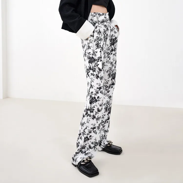 MO&CO Casual Pants Women's White With Black Floral-4