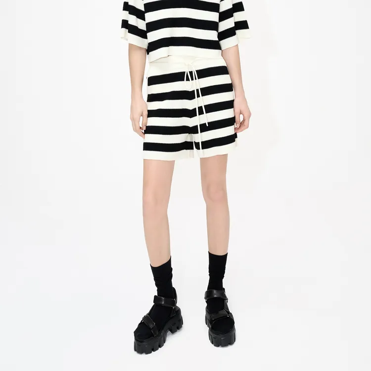 MO&CO Casual Shorts Women's Black White Stripes-2