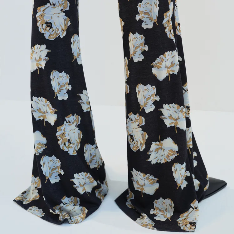 MOCO Casual Pants Women's Black With Print-4