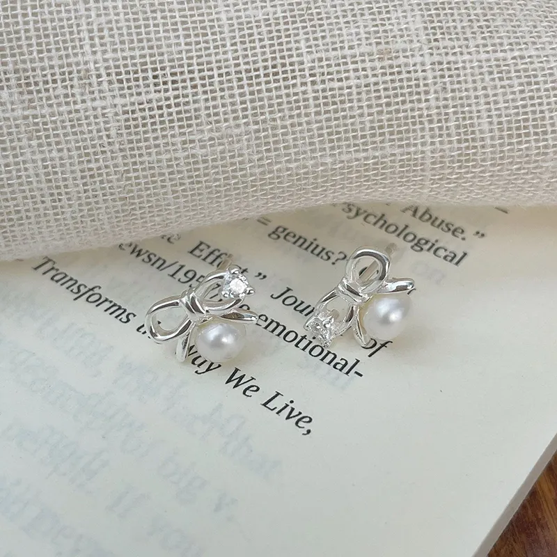 ZHOUBAIFU Pearl Stud Earrings Unisex-2