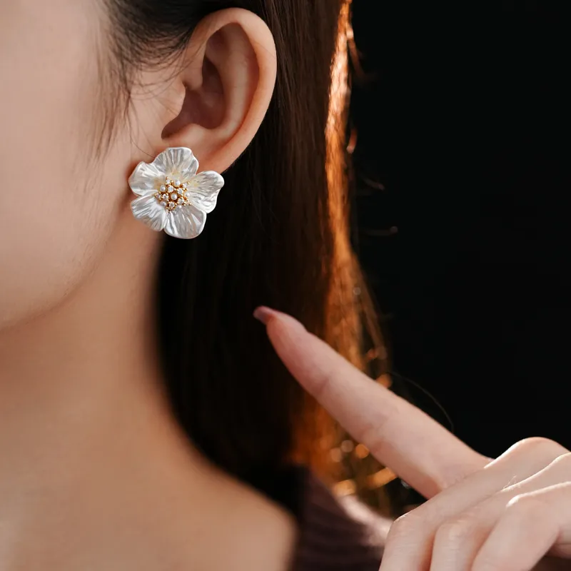 Drejew Artificial Pearl Stud Earrings Luxe Minimalist Style Earrings Women's-3