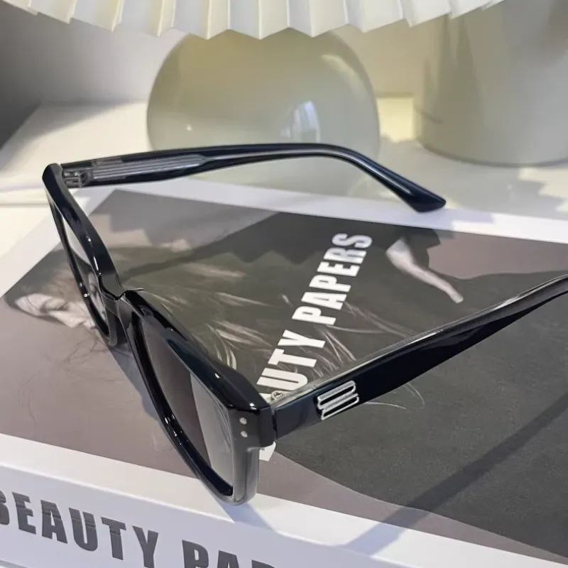 Sagawa Plate Frame Square Sunglasses Unisex-6
