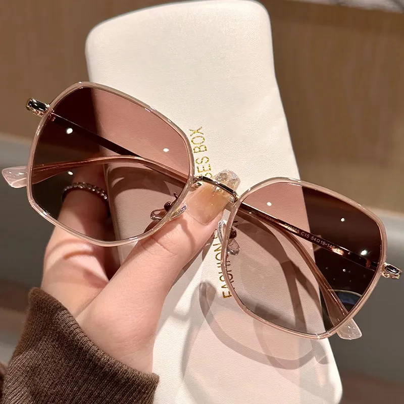VINEY Alloy TR/Memory Plastic Irregular Shape Sunglasses Unisex-1