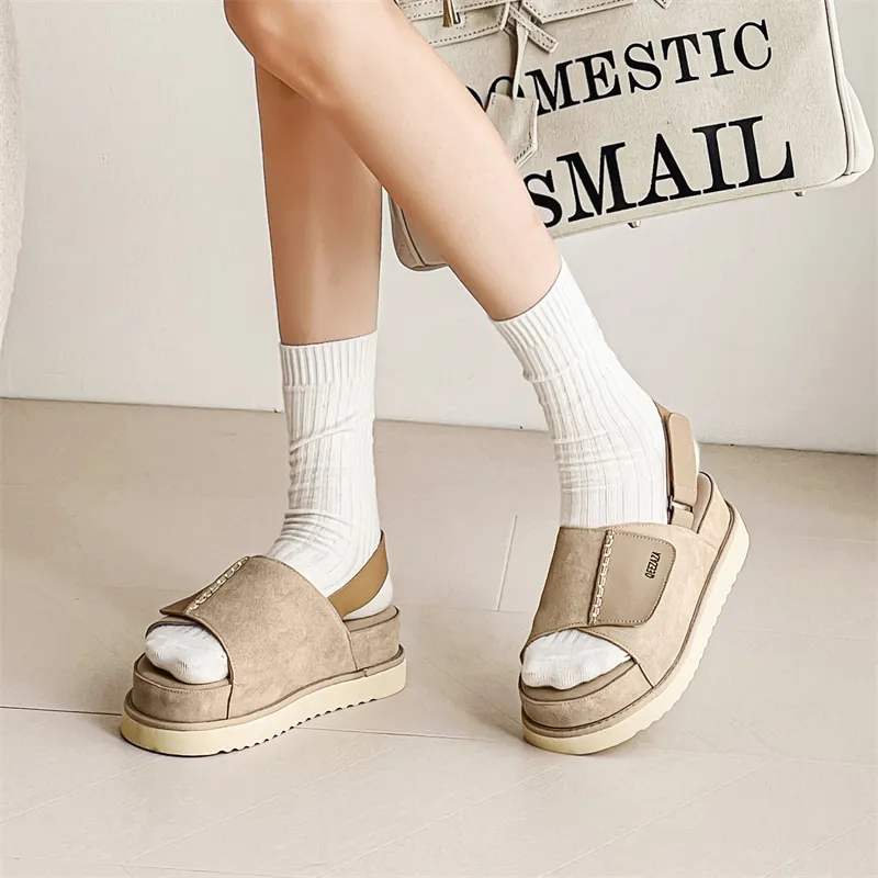 SOBB Beach Sandals Unisex Black/Chestnut/Sand-11