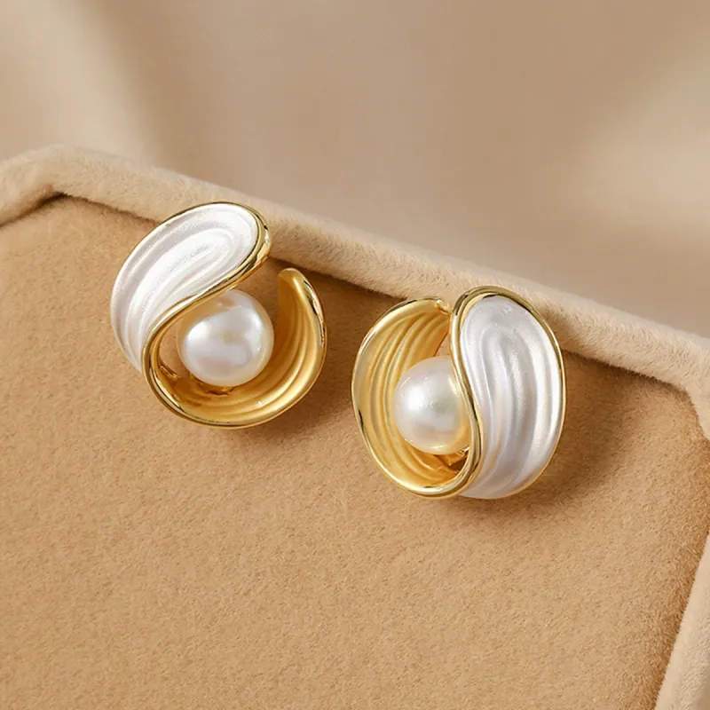 CHIMERA Plastic Earrings Women's-1