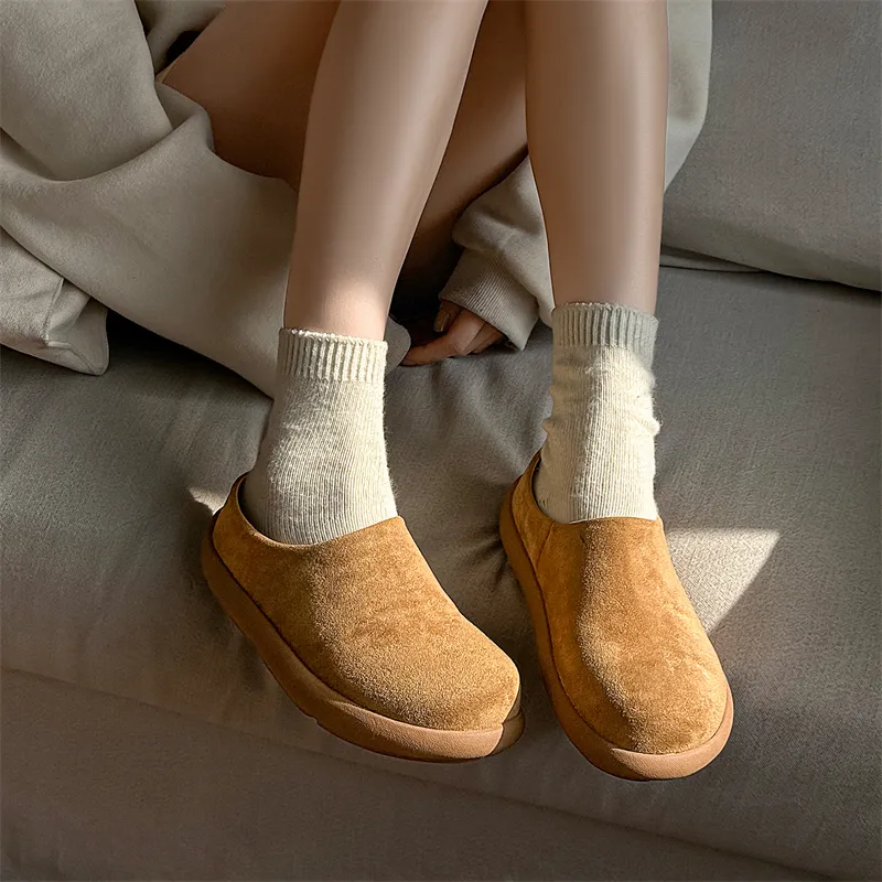 V05 Closed Toe Slippers Unisex-42