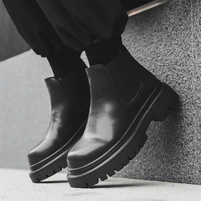 V05 Short Chelsea Boots Men's Black-1