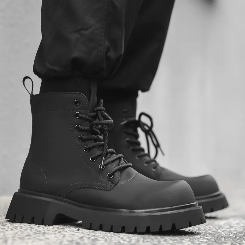 V05 Short Martin Boot Men's Black-1