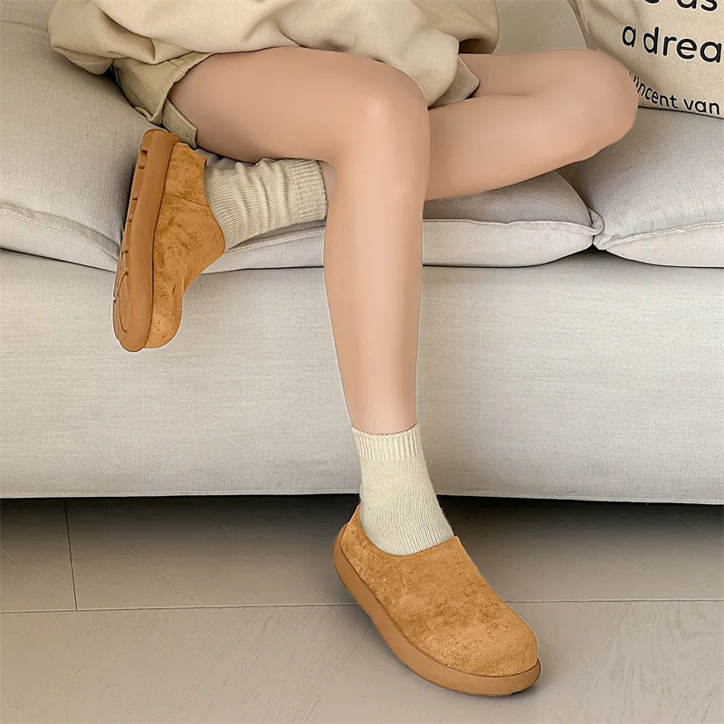 V05 Closed Toe Slippers Unisex-40