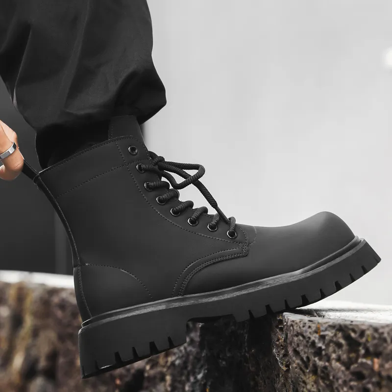 V05 Short Martin Boot Men's Black-4