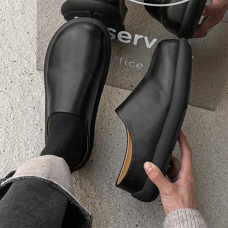 V05 Closed Toe Slippers Unisex-50