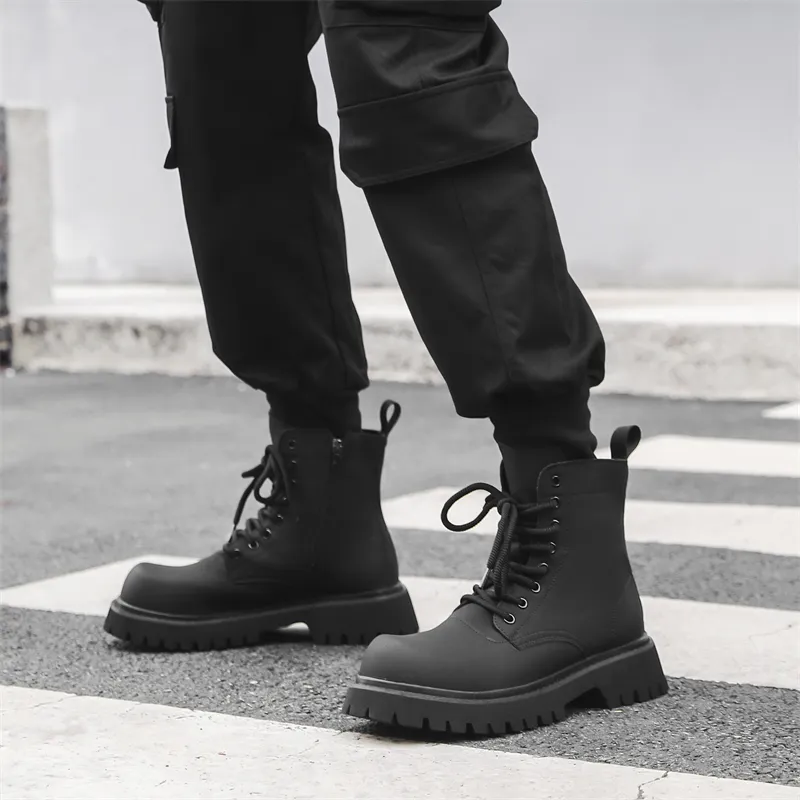 V05 Short Martin Boot Men's Black-8