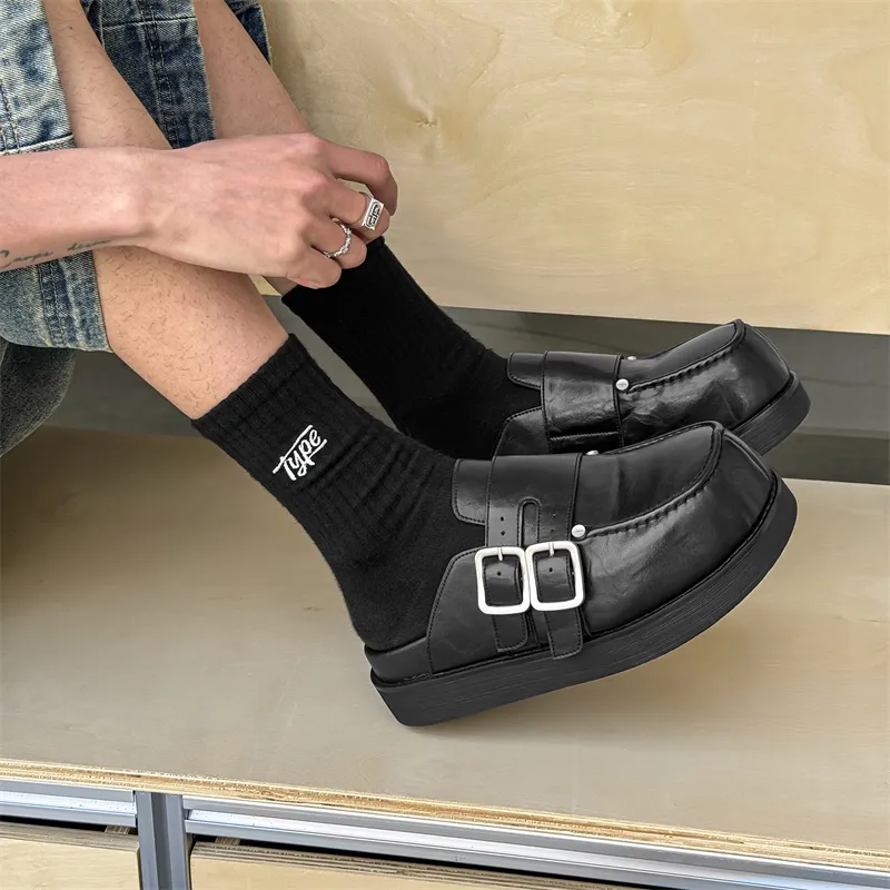 V05 Closed Toe Slippers Unisex Black-6