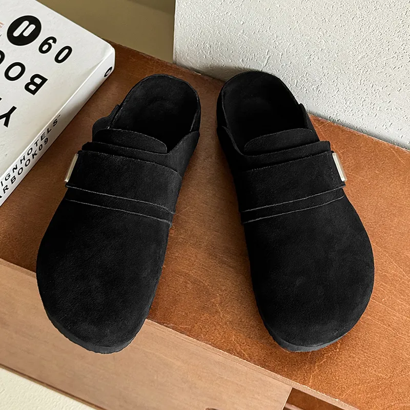 V05 Closed Toe Slippers Men-1