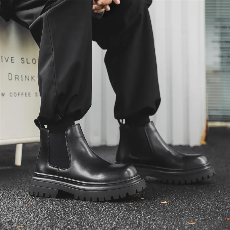 V05 Short Chelsea Boots Men's Black-4