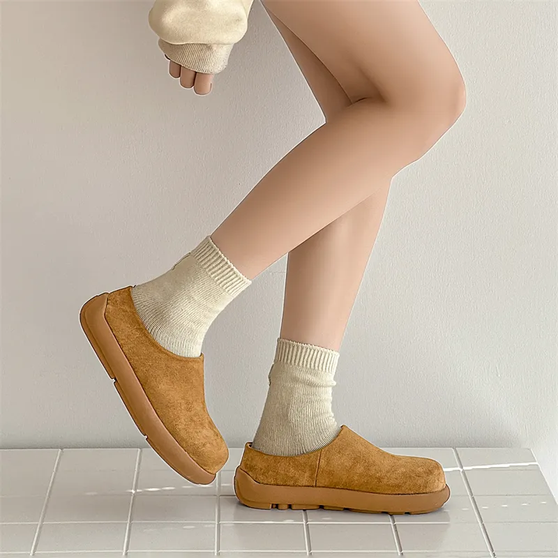 V05 Closed Toe Slippers Unisex-38